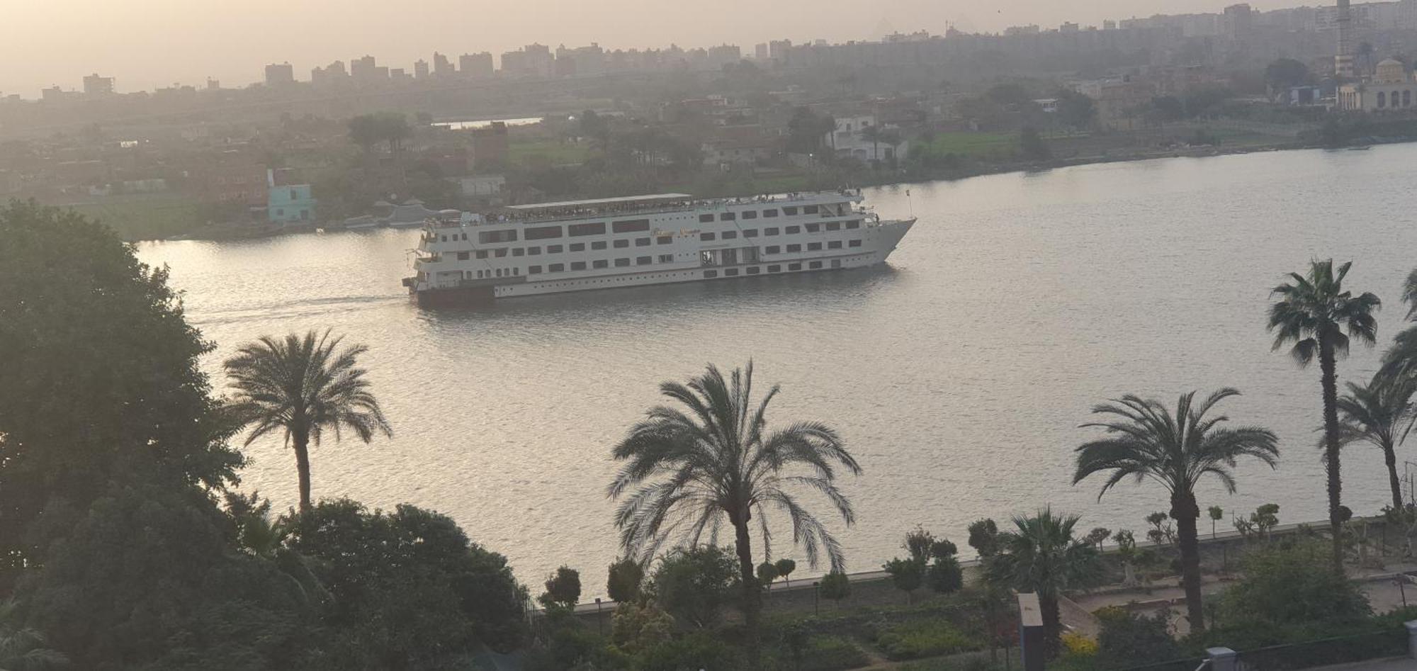 Grand Bayan Hotel & Apt At Nile Plaza Kairo Eksteriør bilde